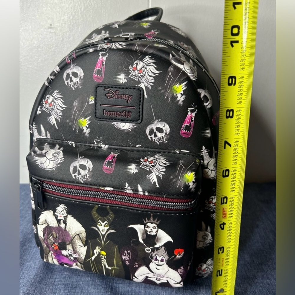 🧡Disney Villains Black and Purple Loungefly Backpack Ursula Cruela Evil Queen - Picture 6 of 6